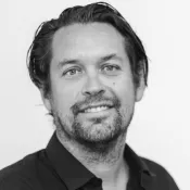 Svartvitt foto på Gustav Dahlin. Foto.